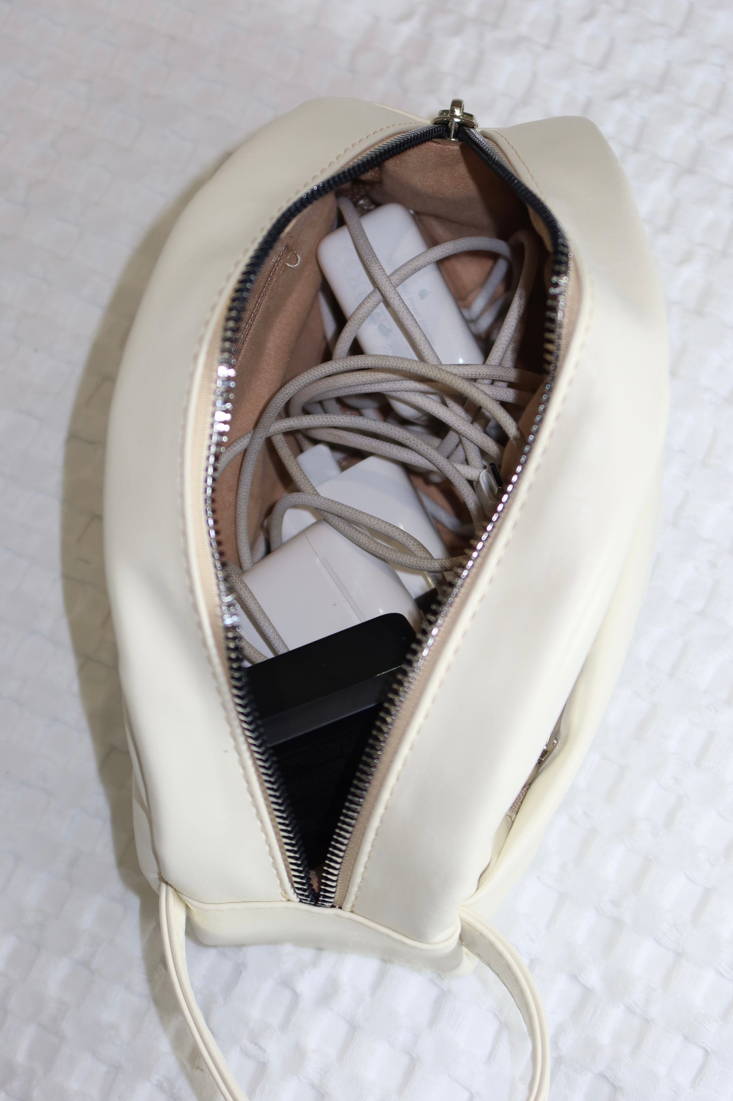 POUCH BAG