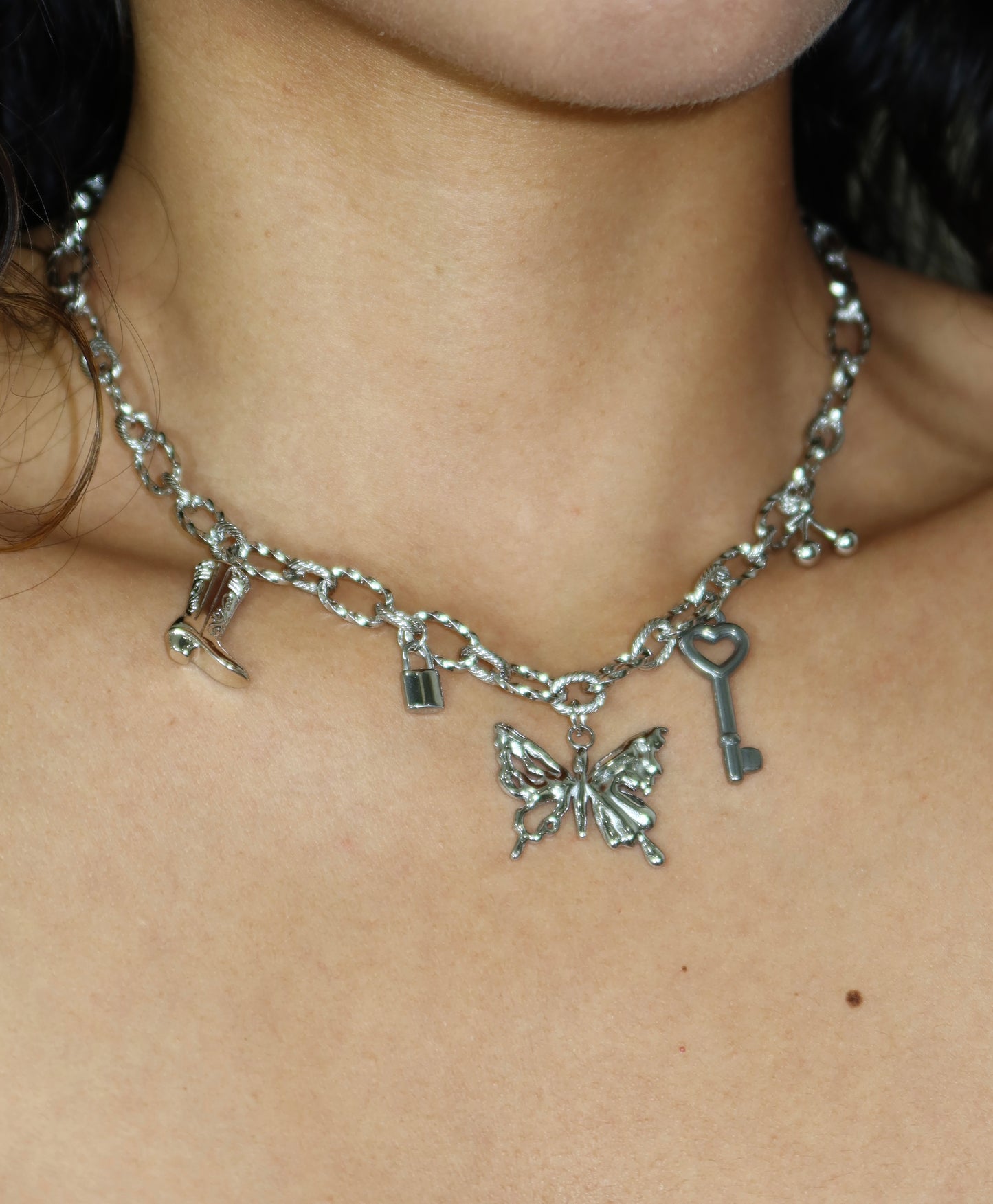 CHARM NECKLACE PLATEADO