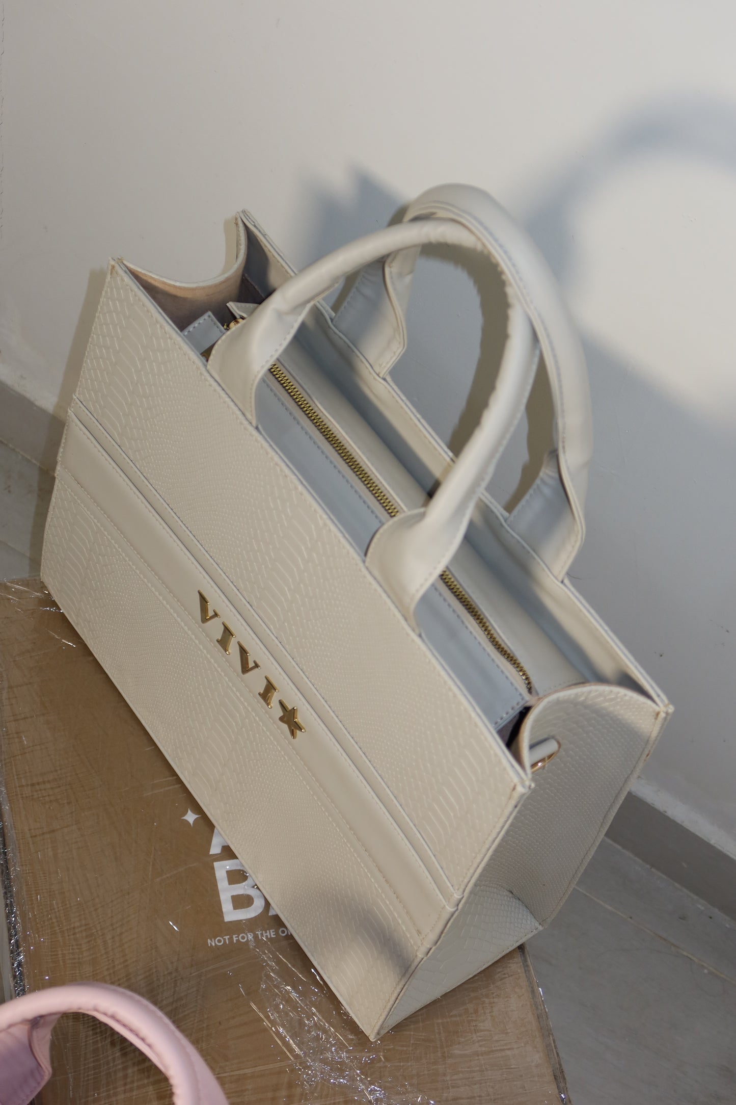 MAXI TOTE LATTE