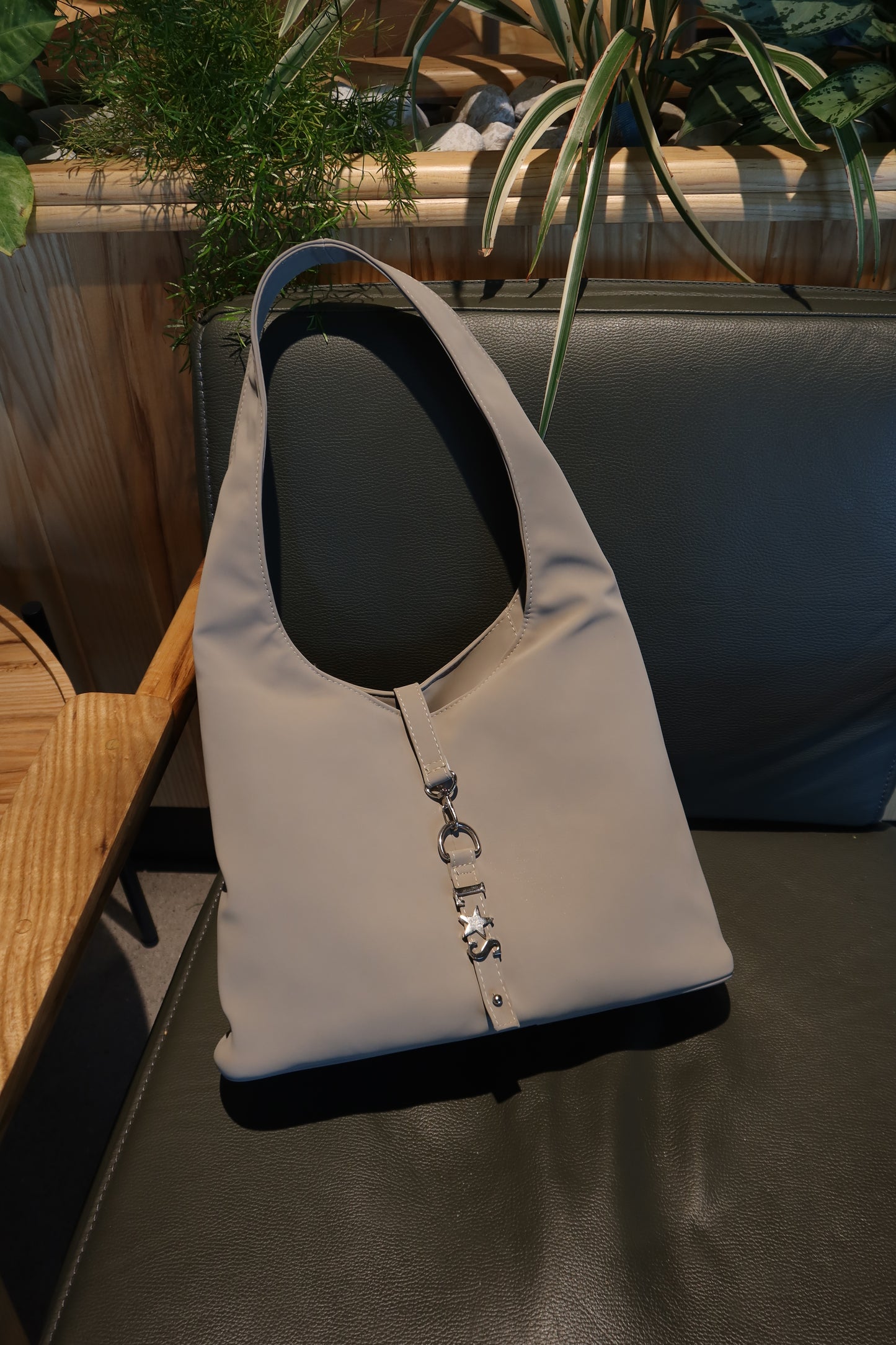 CASUAL TOTE