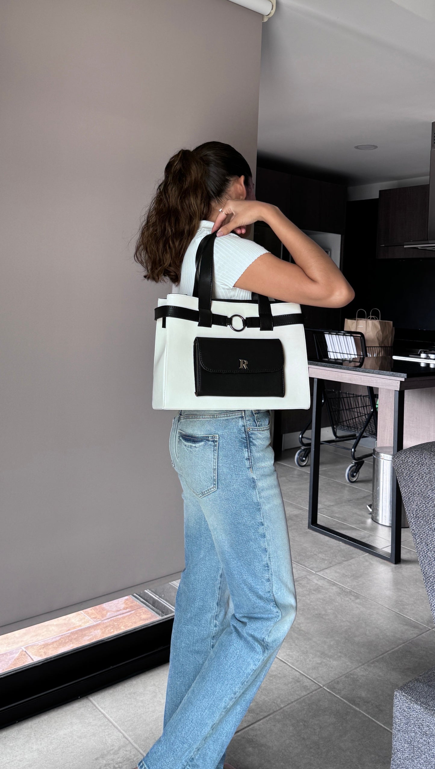 ARIA TOTE