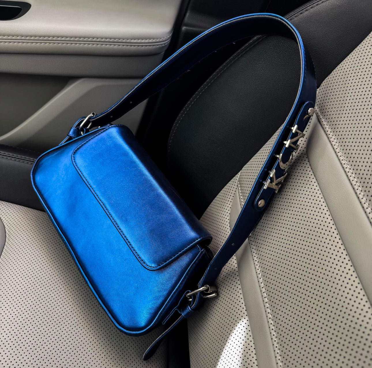 SHOULDER BAG