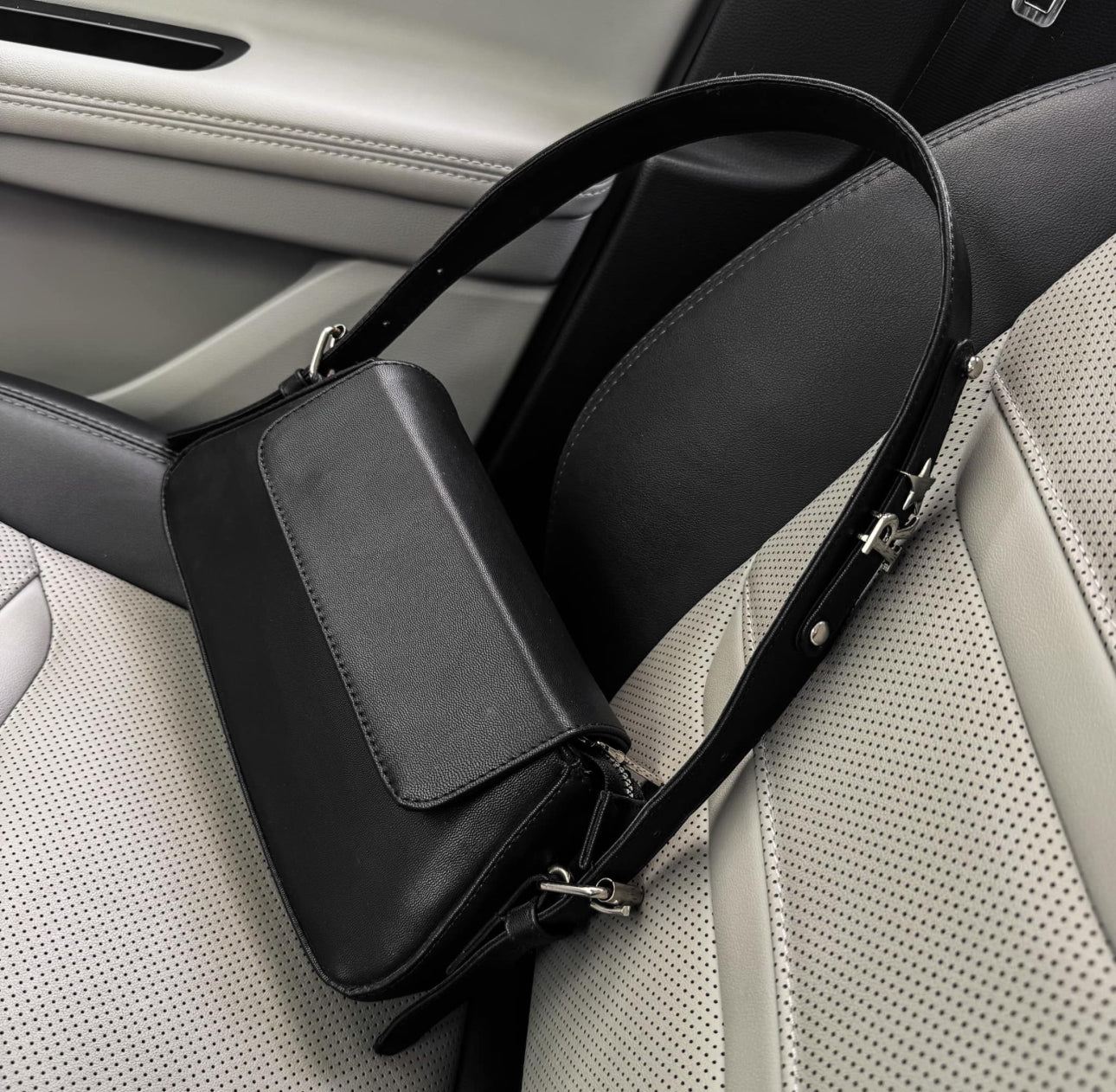 SHOULDER BAG