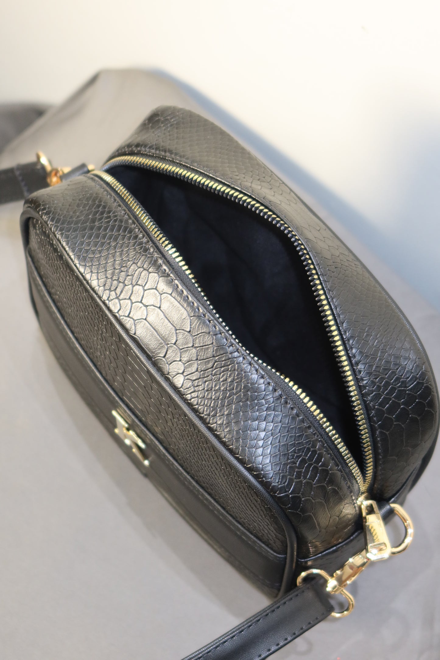CROSSBODY NEGRO