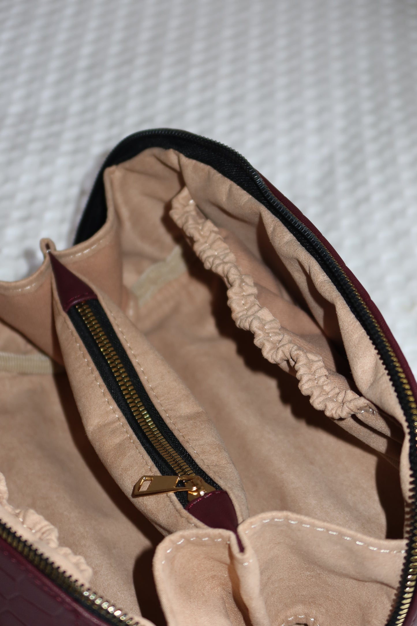 NECESER BURGUNDY
