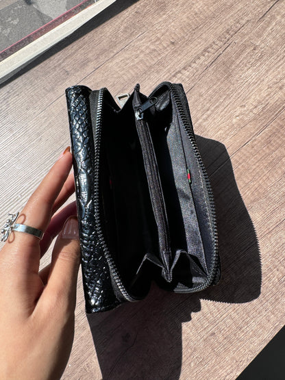 THE GLOSSY WALLET